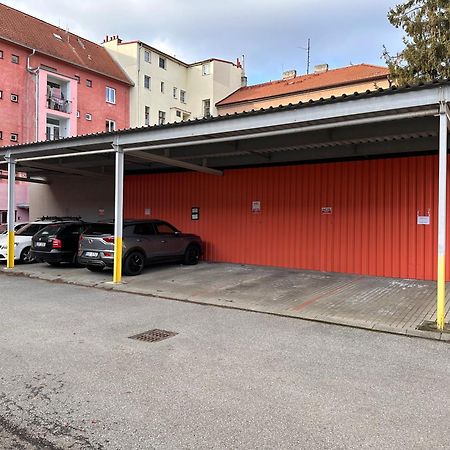 Apartman Ab Kryte Parkovani Zdarma Ческе-Будеёвице Экстерьер фото