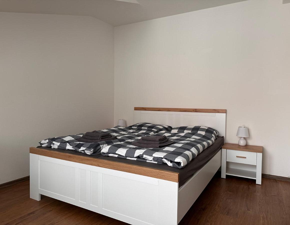 Apartman Ab Kryte Parkovani Zdarma Ческе-Будеёвице Экстерьер фото